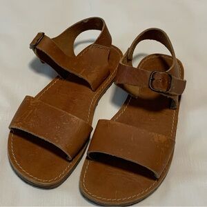 Duckfeet Sandals with Adjustable Straps and Flat Sole size 40 Distressed READ